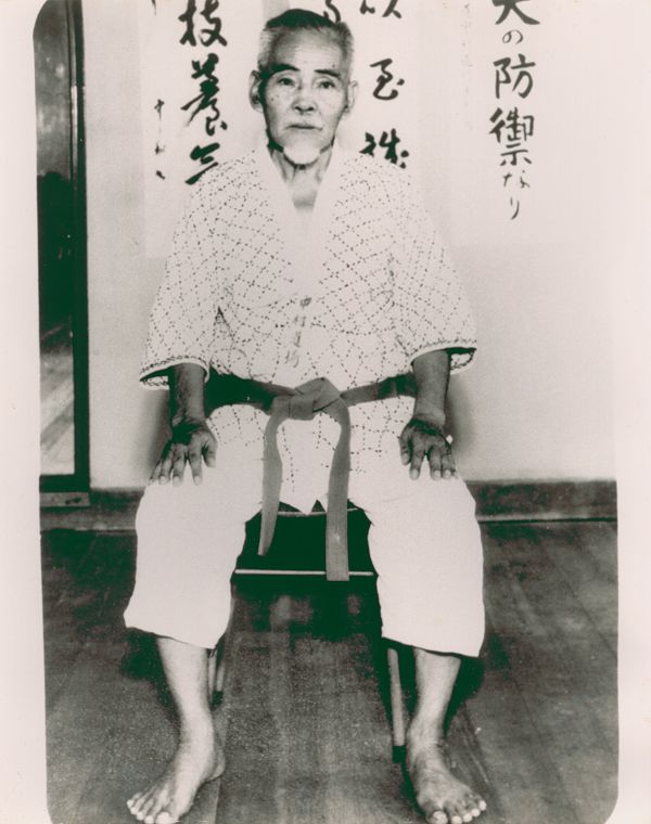 Die vom Projektinhaber bereitgestellte Datei ist Nakamura Shigeru zugeordnet. Der genannte direkte Bildlink konnte bei der Erfassung nicht abgerufen werden; die Bildzuschreibung ist nicht unabhängig bestätigt. Urheber und Nutzungserlaubnis sind bislang nicht angegeben.